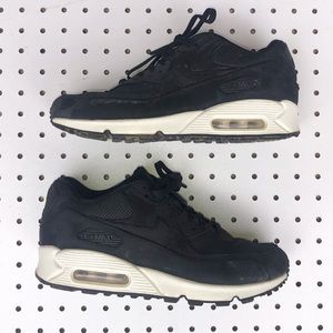 Nike Women’s Air Max 90 LX